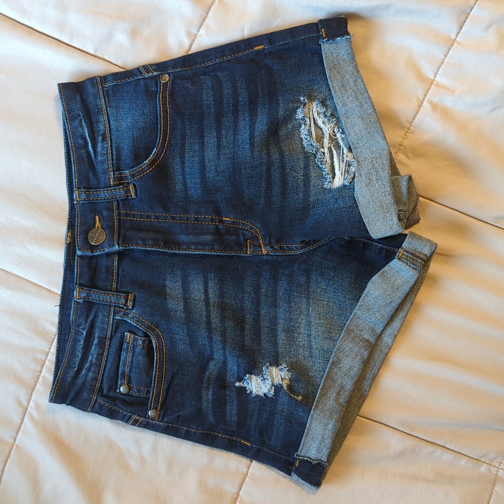 Kendall & Kylie size 0/24 The Icon Short *worn twice literally brand new!!*